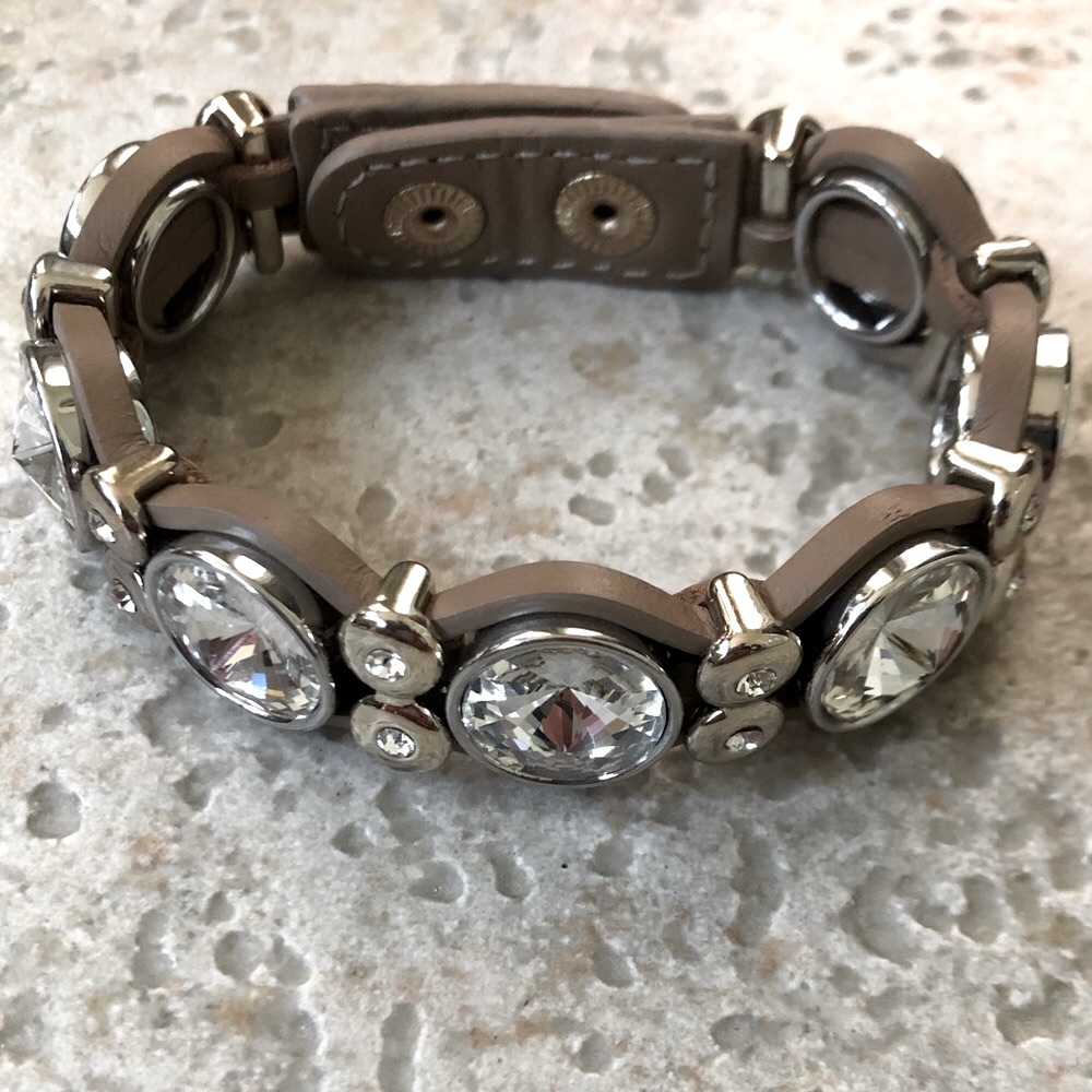 NWOT LEATHER STRAP BRACELET 7inch